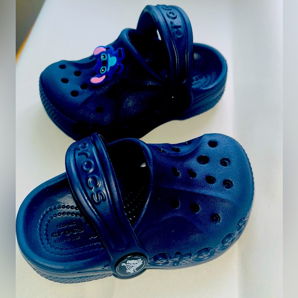 ✨LIKE-NEW✨Crocs Classic Clog (Navy), TD Size 4C✨